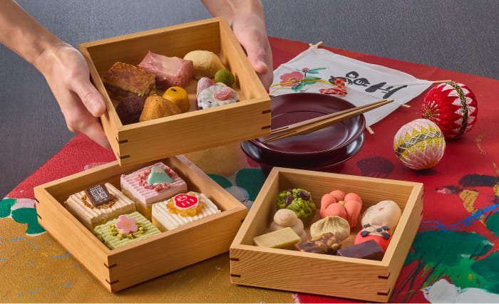 おせち菓子参段重ね