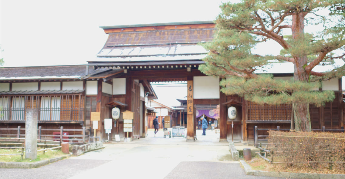 飛騨高山の伝統的な町家の入り口